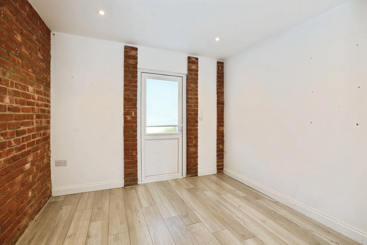 Newick Way, East Grinstead, RH19, photo 13
