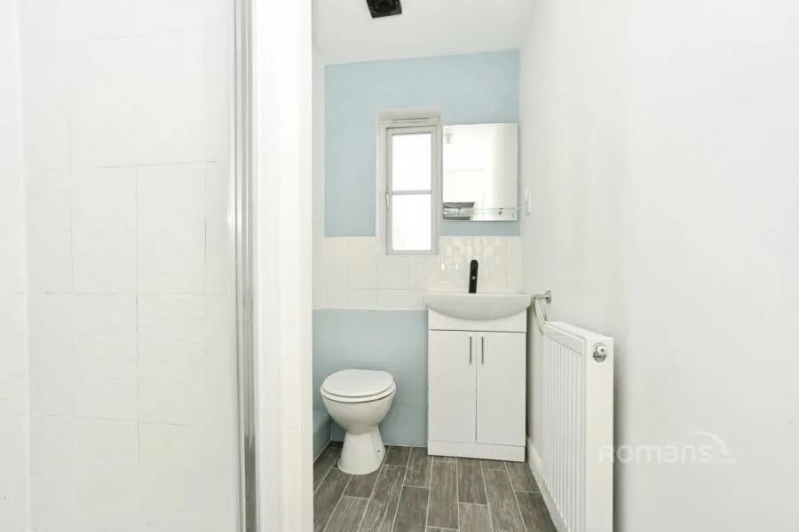 Pioneer Road, Swindon, SN25, photo 12