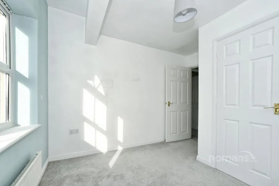 Pioneer Road, Swindon, SN25, photo 4