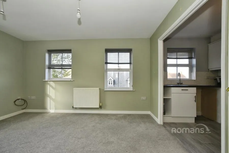 Pioneer Road, Swindon, SN25, photo 7