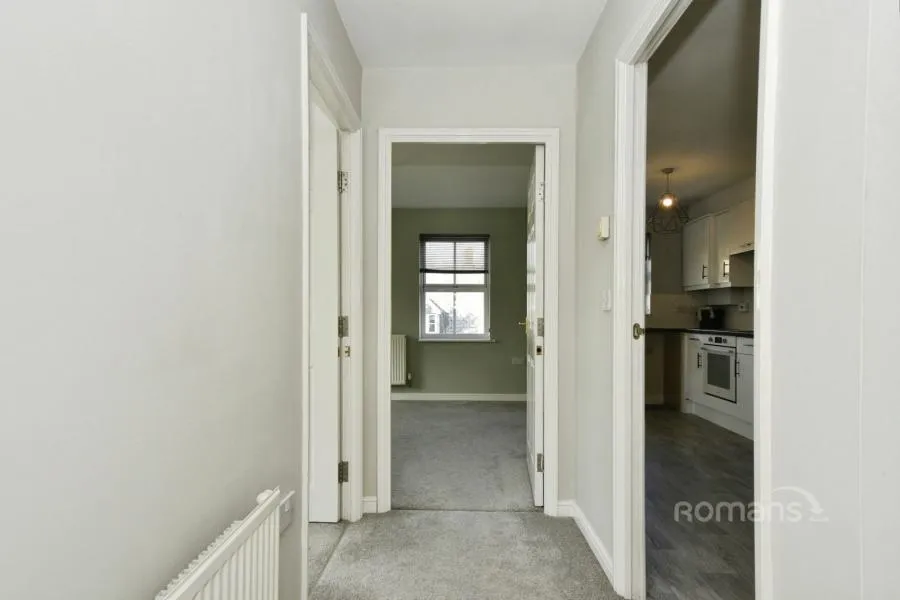 Pioneer Road, Swindon, SN25, photo 5