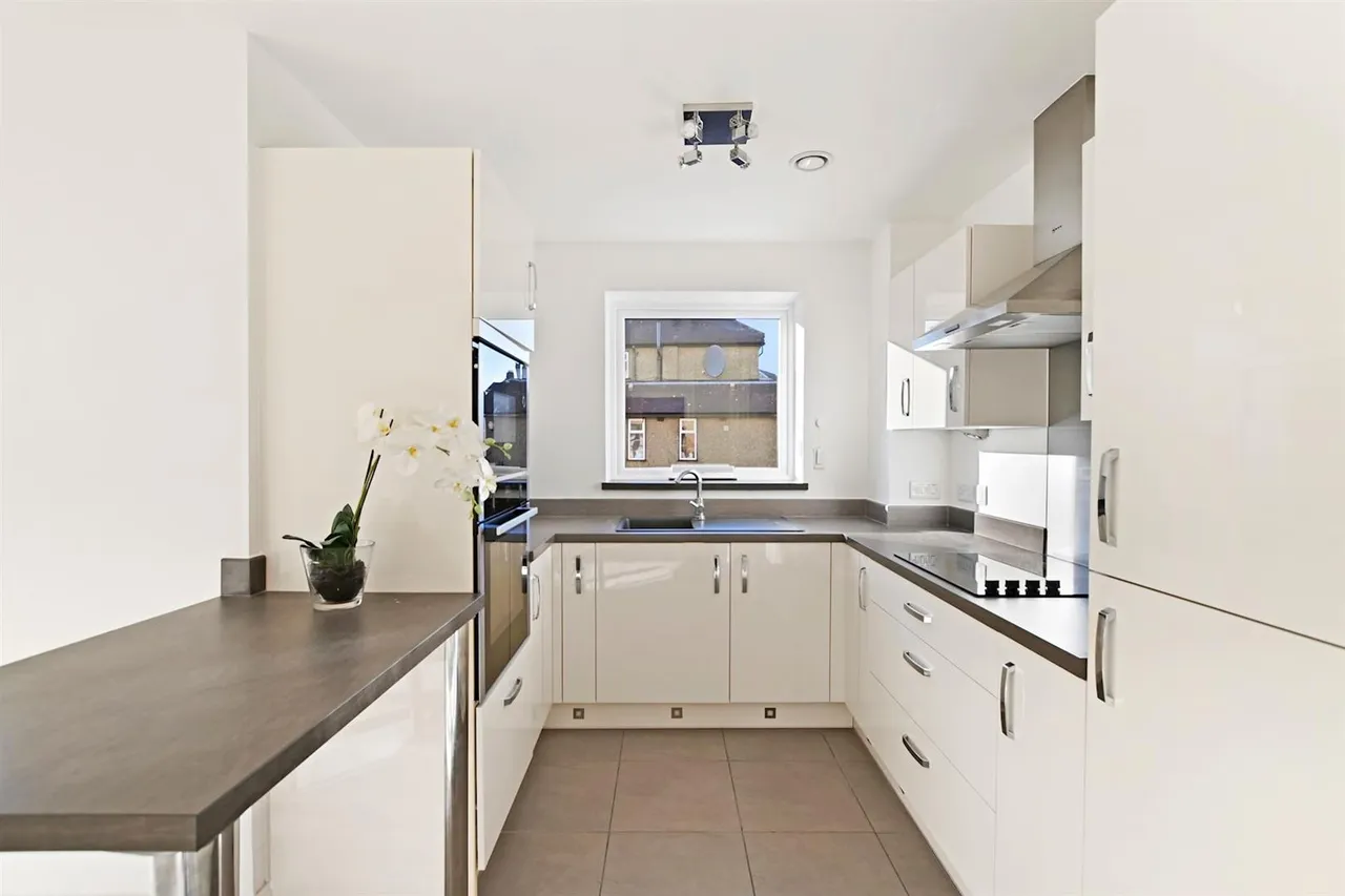 Beulah Hill, Upper Norwood, SE19, photo 2