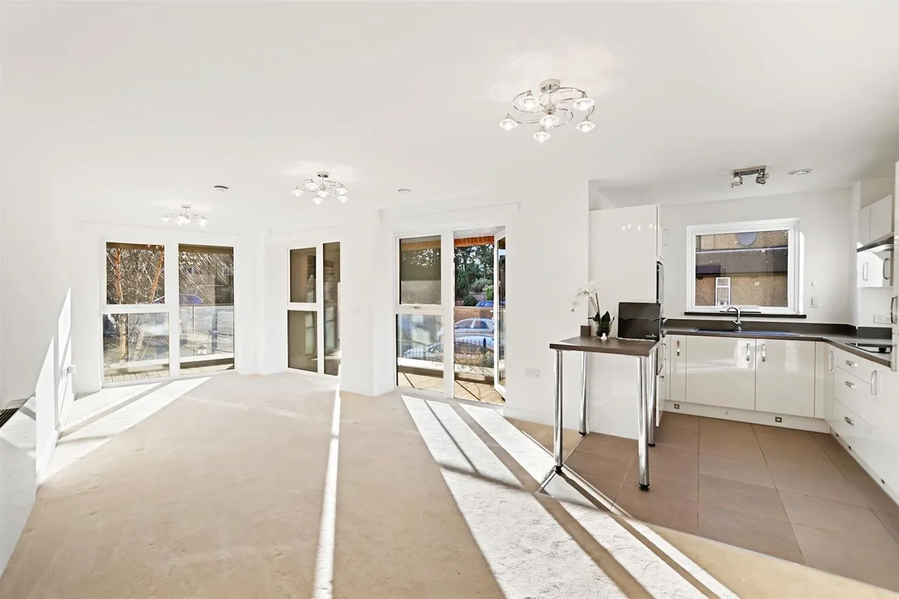1 bed flat for sale, Beulah Hill, Upper Norwood, SE19