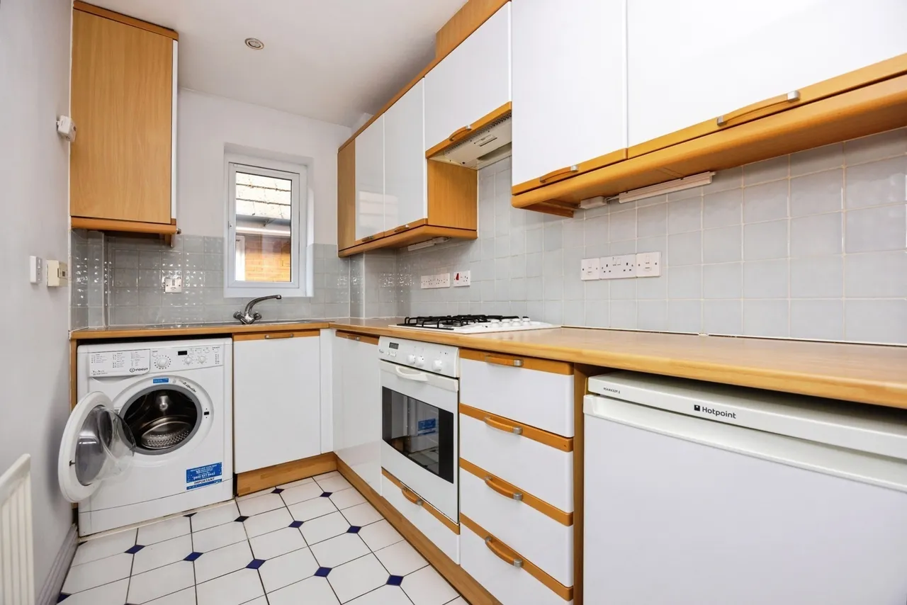 Stoke Road, Guildford, GU1, photo 2