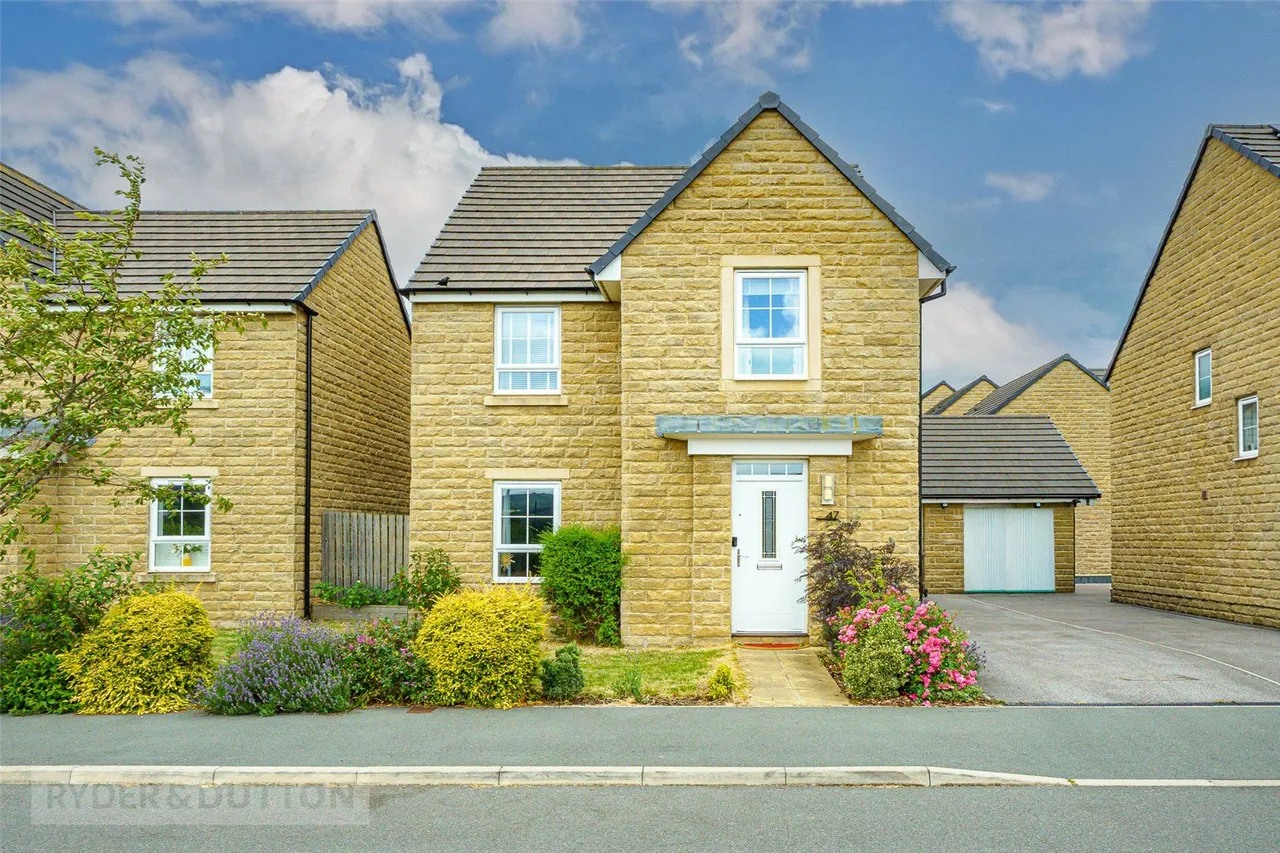 4 bed house for sale, Poppy Gardens, Meltham, HD9