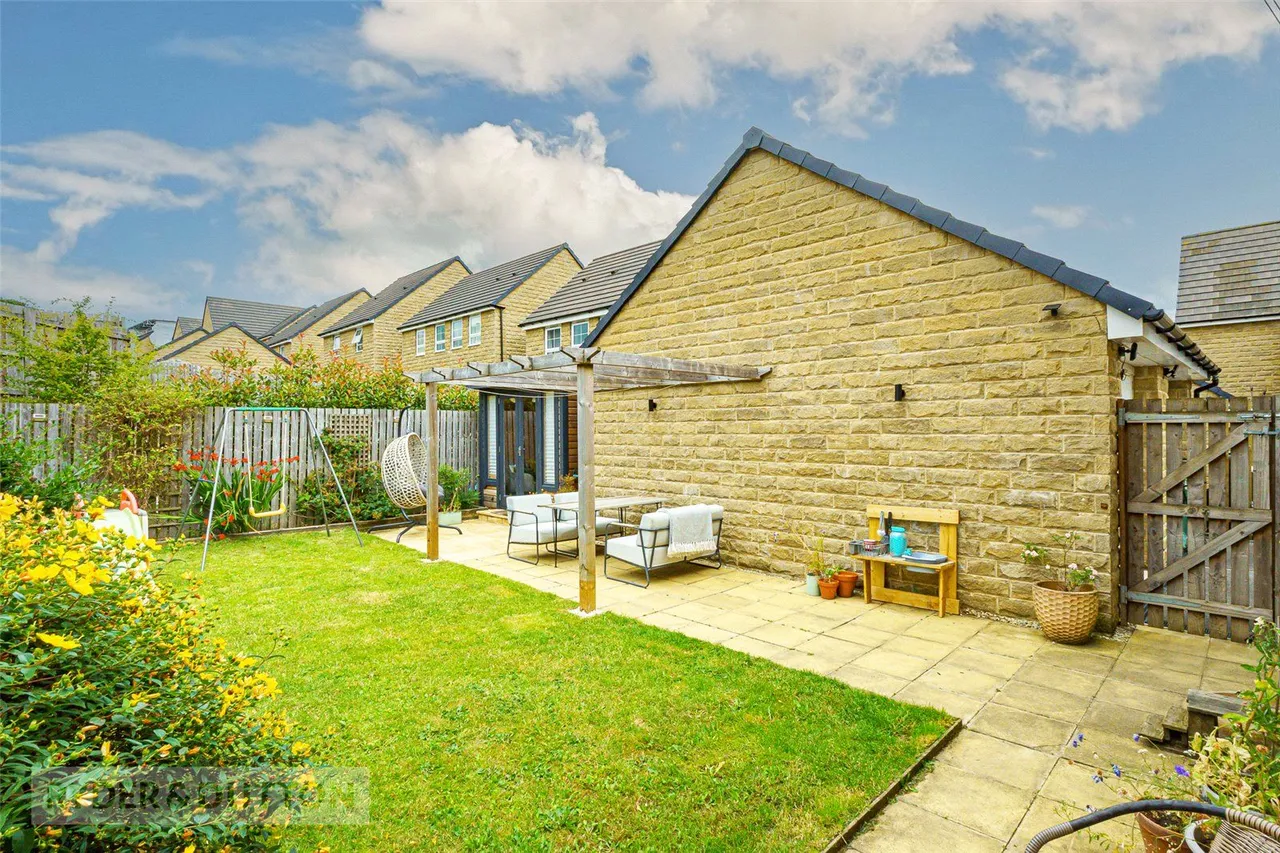 Poppy Gardens, Meltham, HD9, photo 17