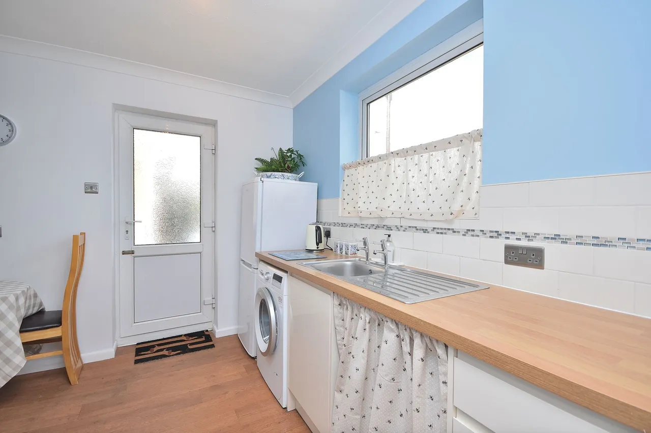 Churchill Avenue, Northampton, NN3 6NY, photo 4