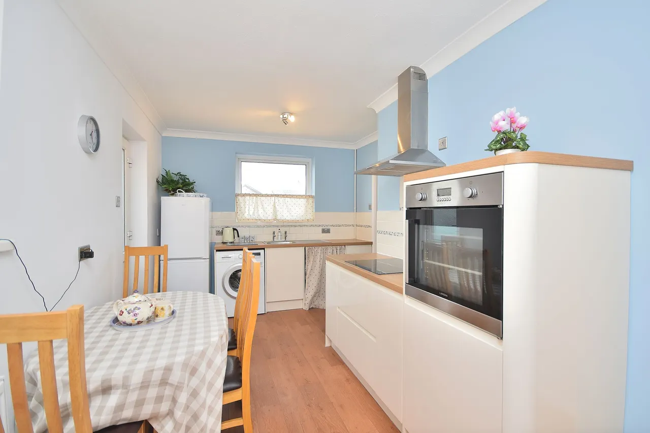 Churchill Avenue, Northampton, NN3 6NY, photo 3