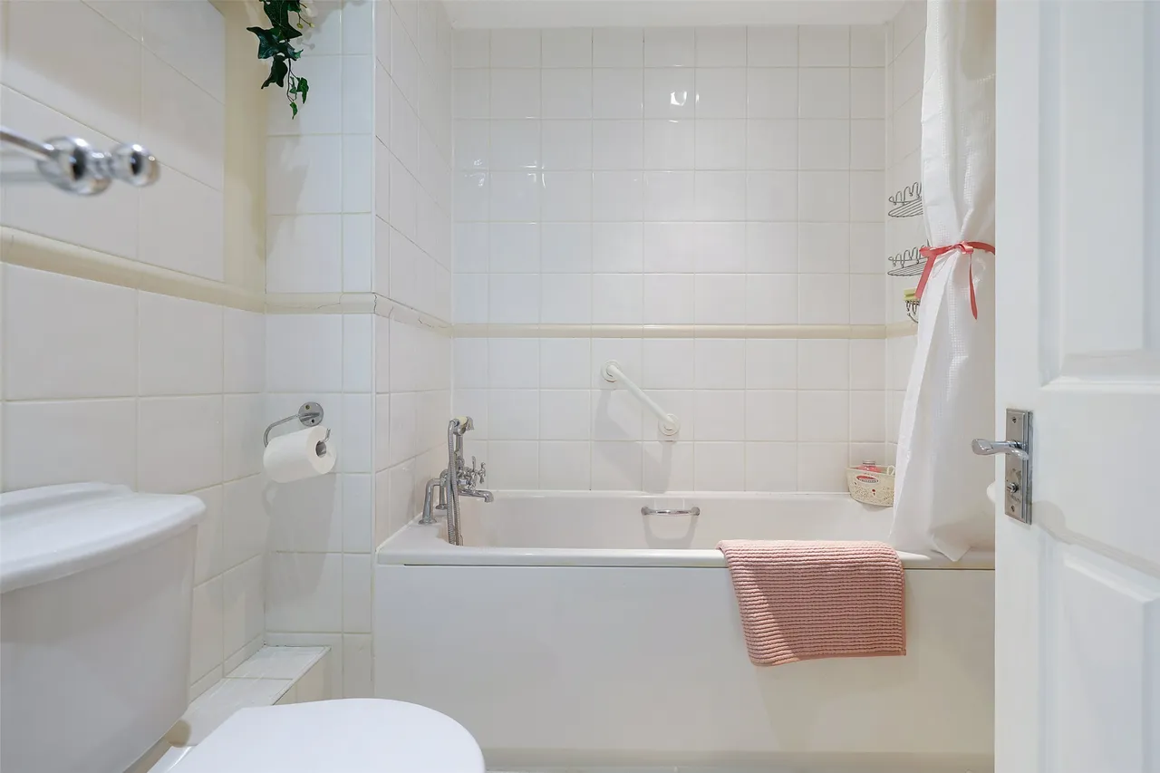 Chartwood Place, Dorking, RH4, photo 7