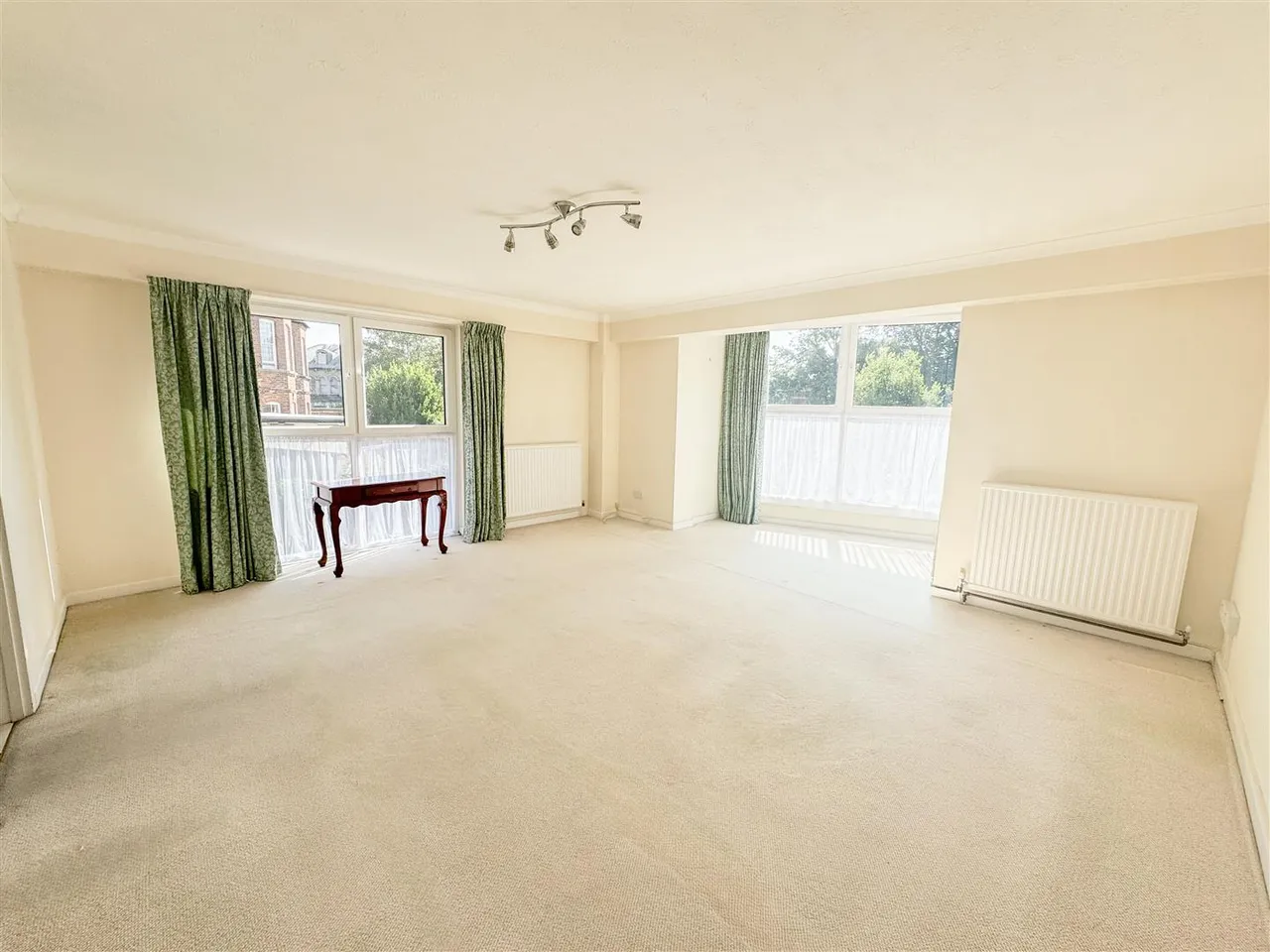 Cumberland Gardens, St. Leonards-On-Sea, TN38 0QP, photo 2
