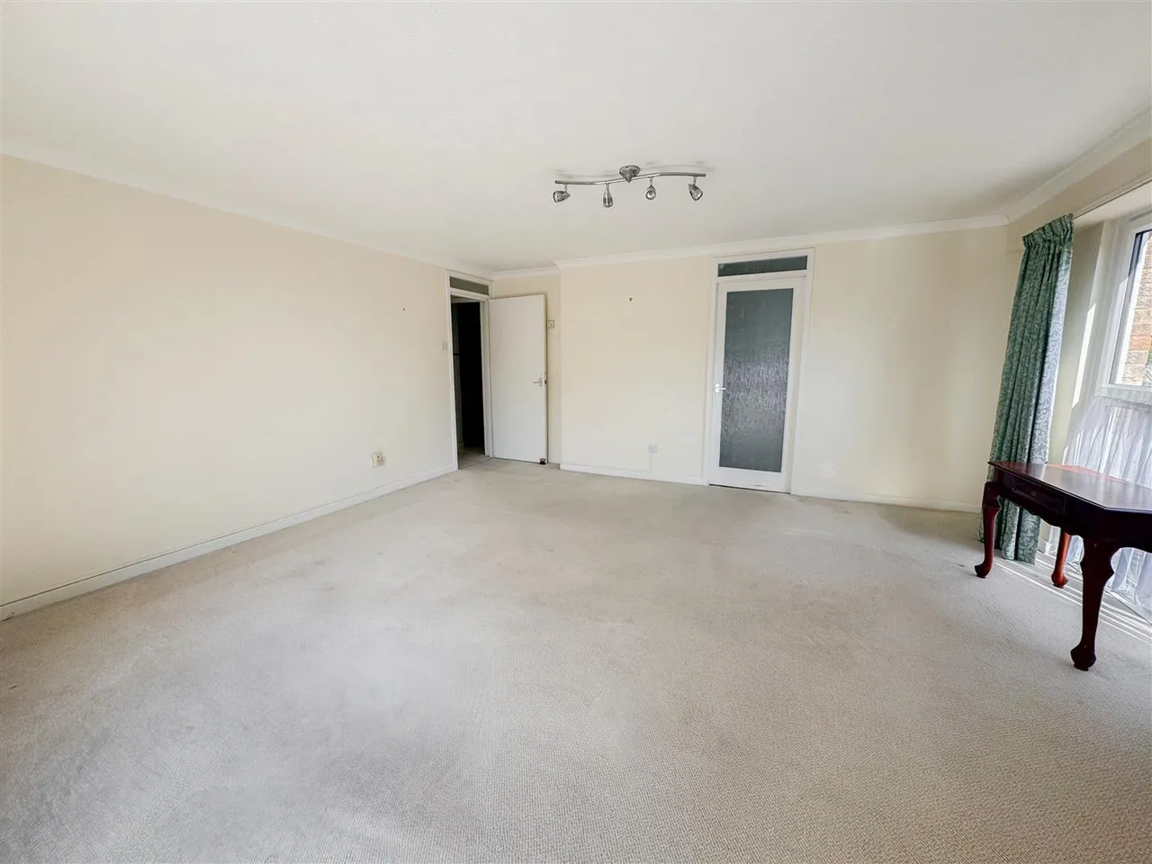 Cumberland Gardens, St. Leonards-On-Sea, TN38 0QP, photo 3