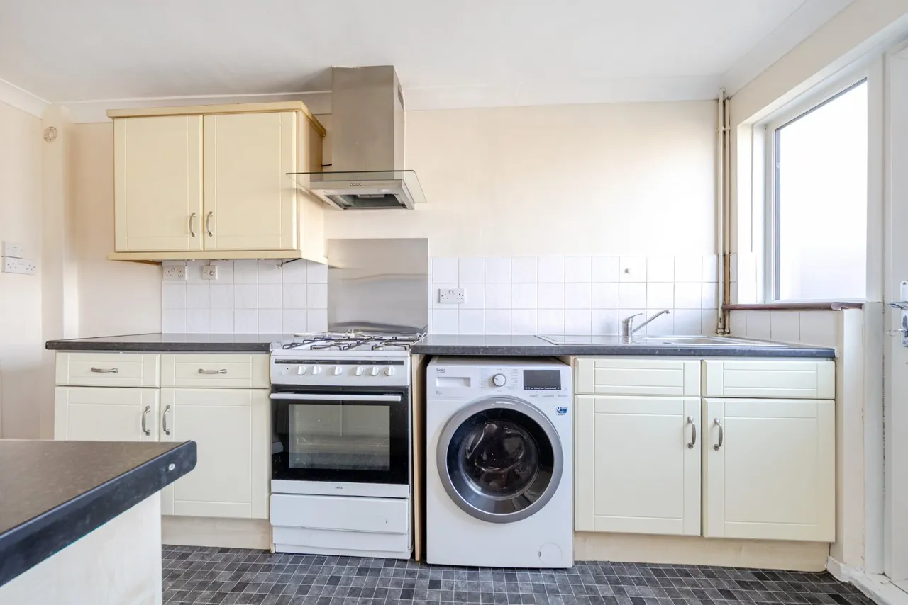 Lockerley Road, Havant, PO9, photo 2