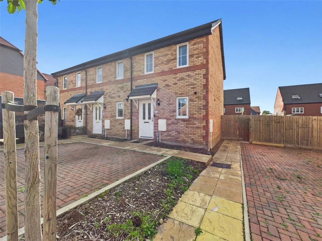 2 bed house for sale, Emperor Way, Chinnor, OX39
