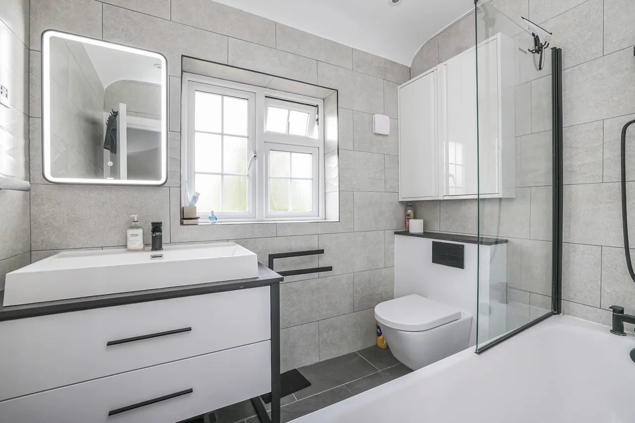 St. Giles Avenue, Ickenham Fees Apply, UB10, photo 12