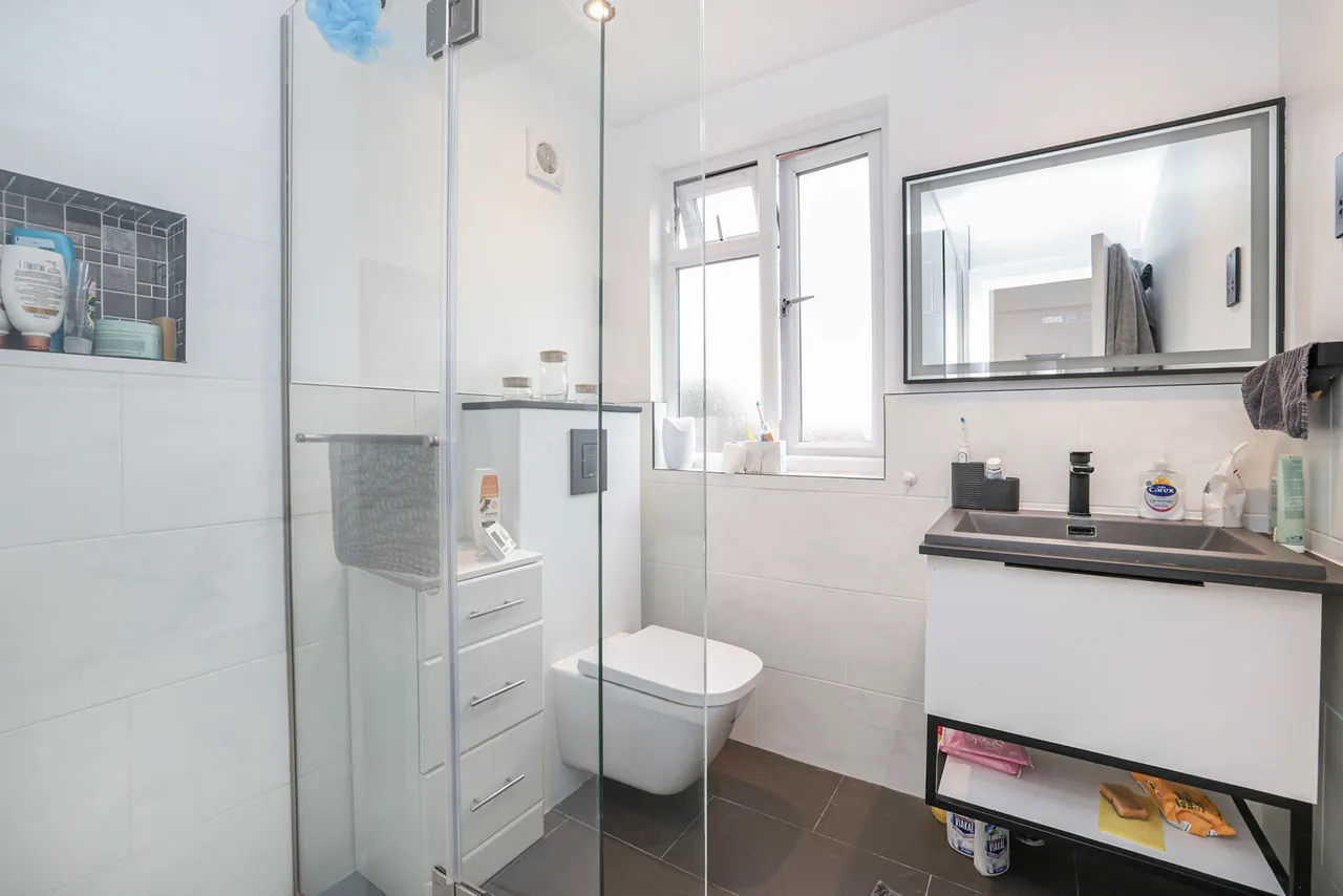 St. Giles Avenue, Ickenham Fees Apply, UB10, photo 17