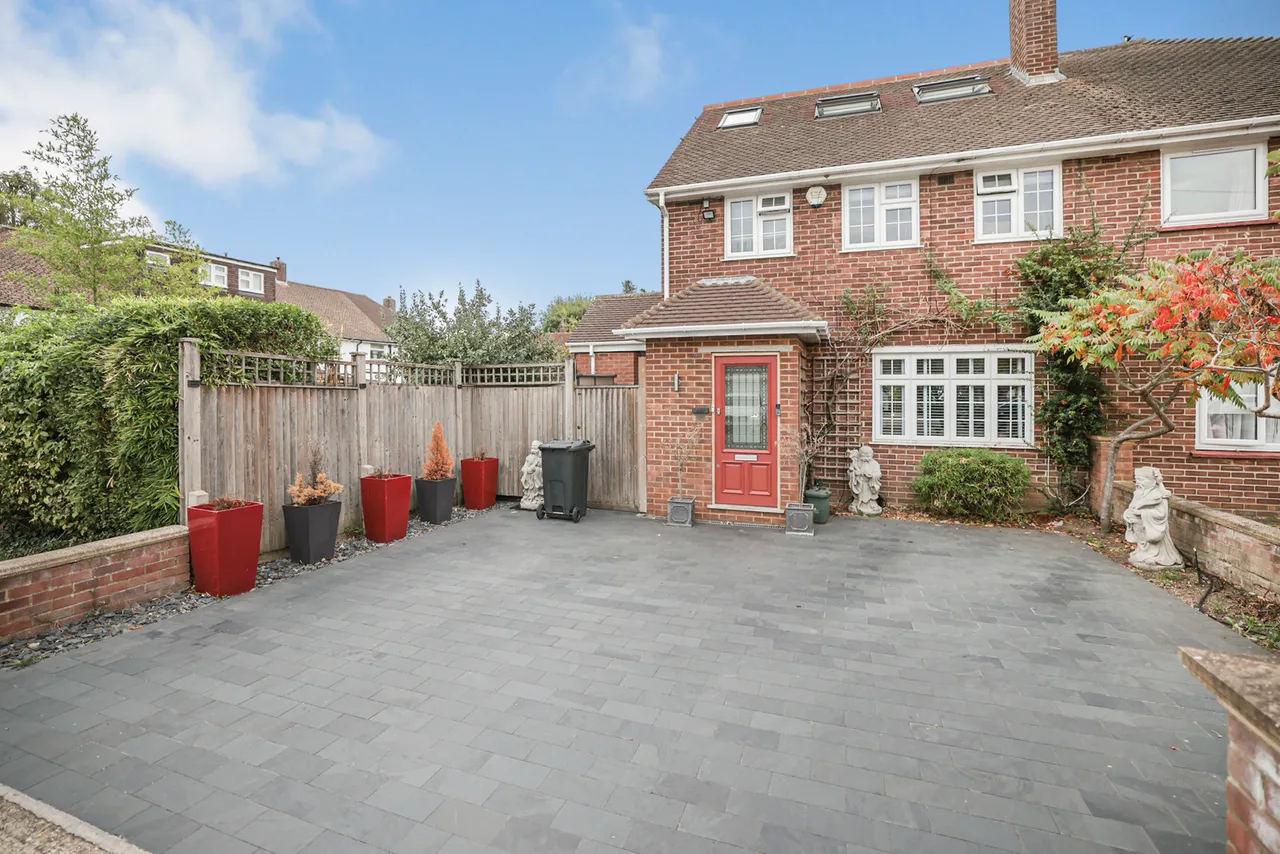 4 bed house to rent, St. Giles Avenue, Ickenham Fees Apply, UB10