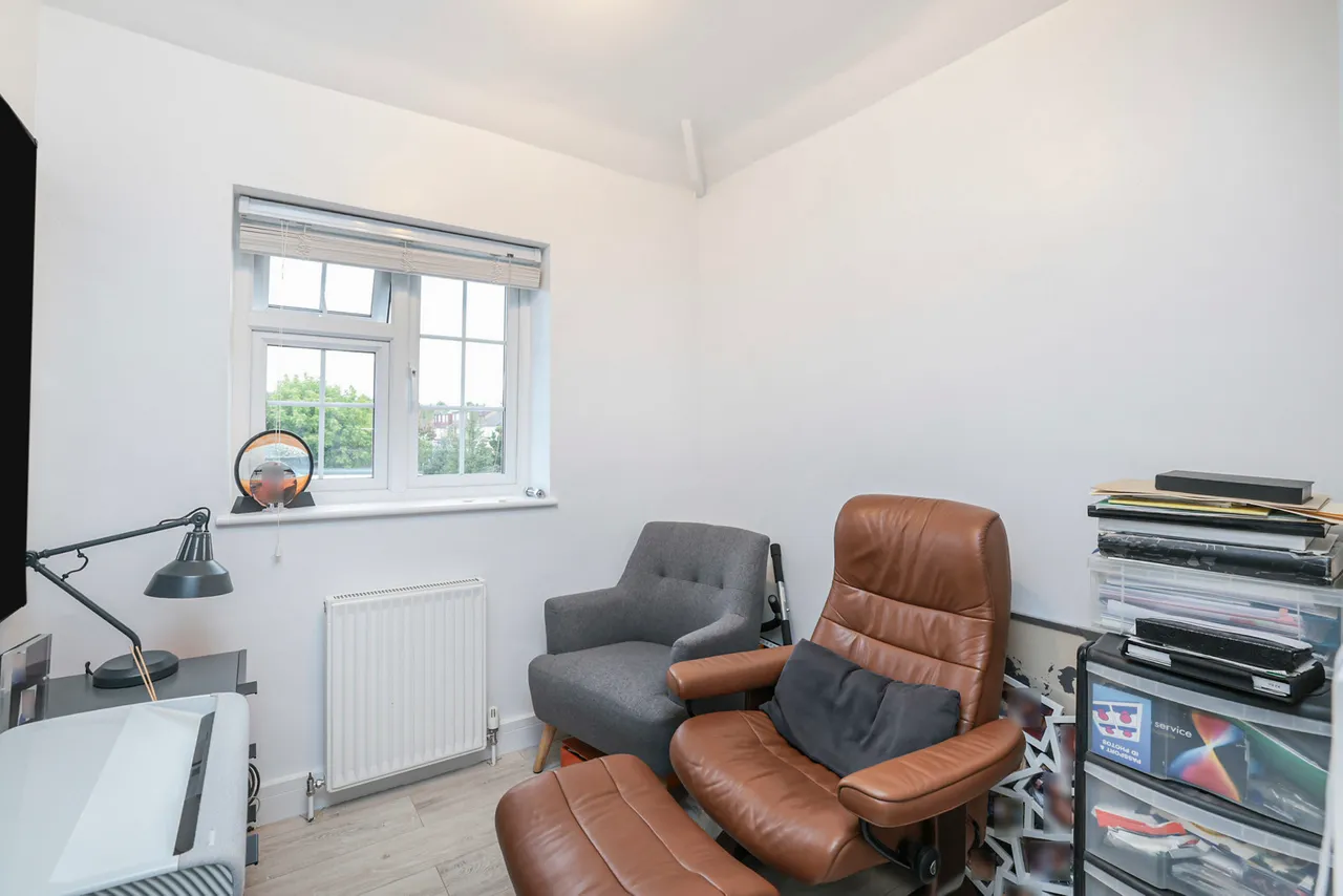St. Giles Avenue, Ickenham Fees Apply, UB10, photo 14