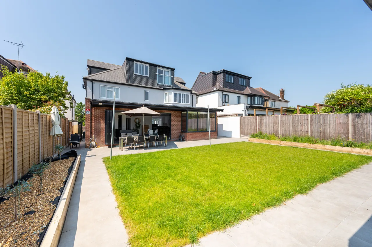 15 Bryan Avenue, London, photo 2
