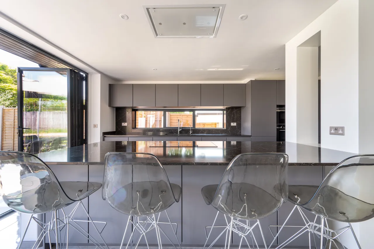 15 Bryan Avenue, London, photo 11