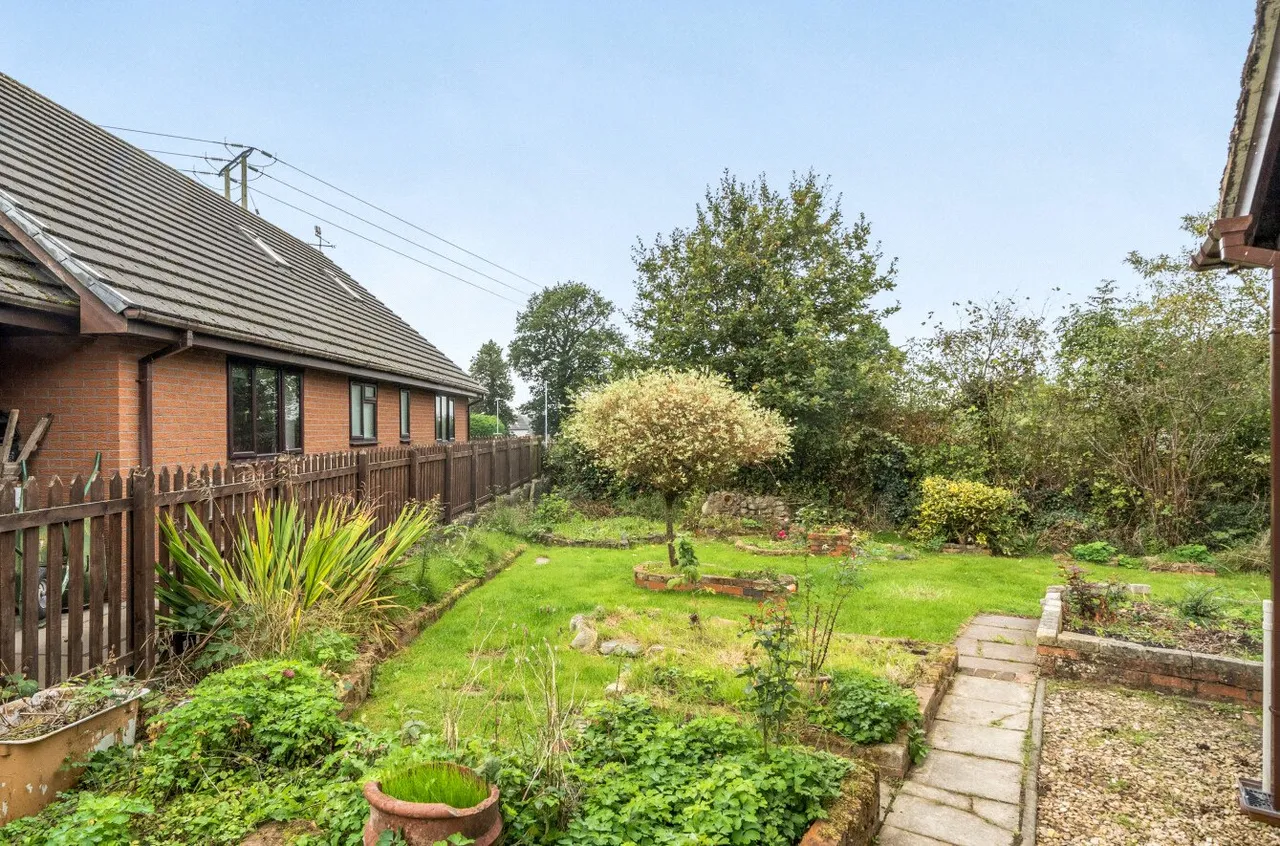 Goylands Close, Llandrindod Wells, LD1, photo 19