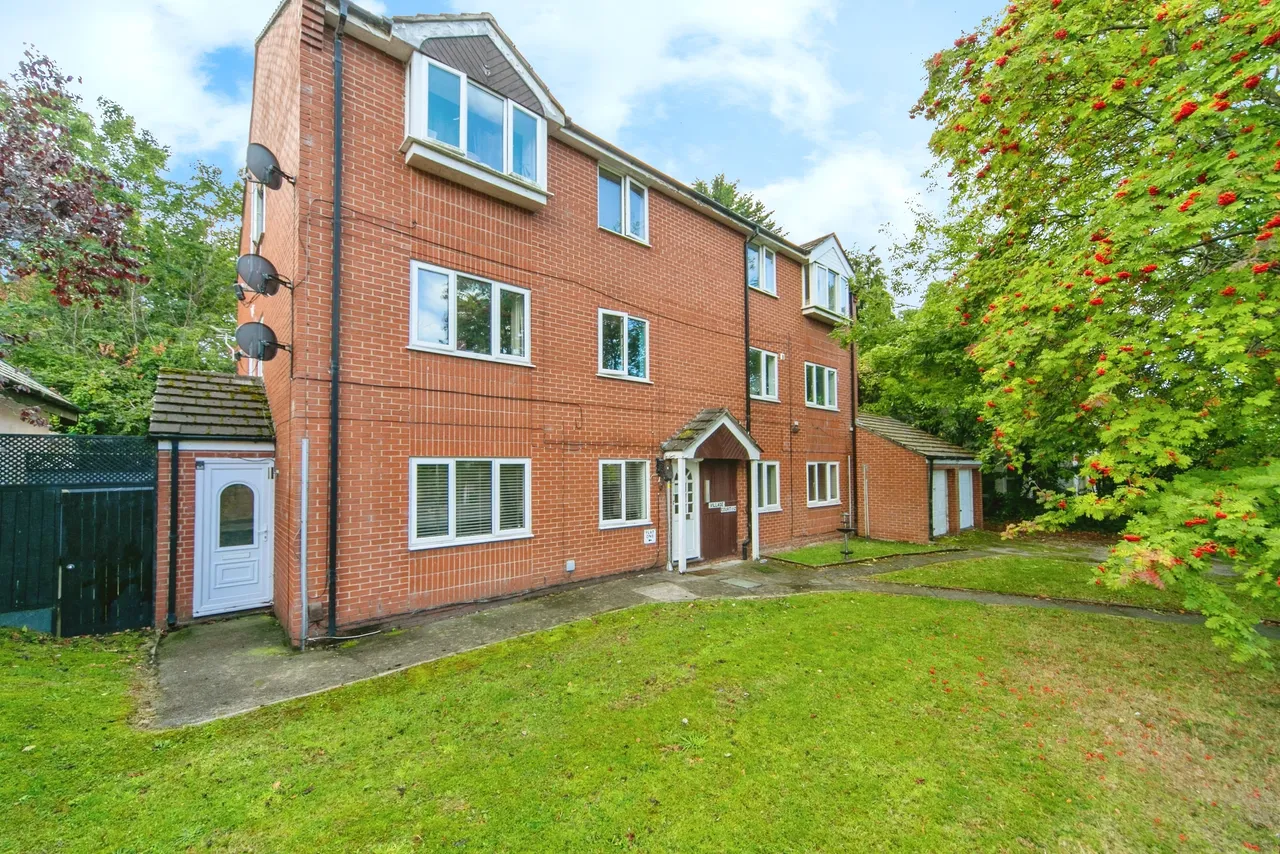 Village Road, Oxton, CH43, photo 12