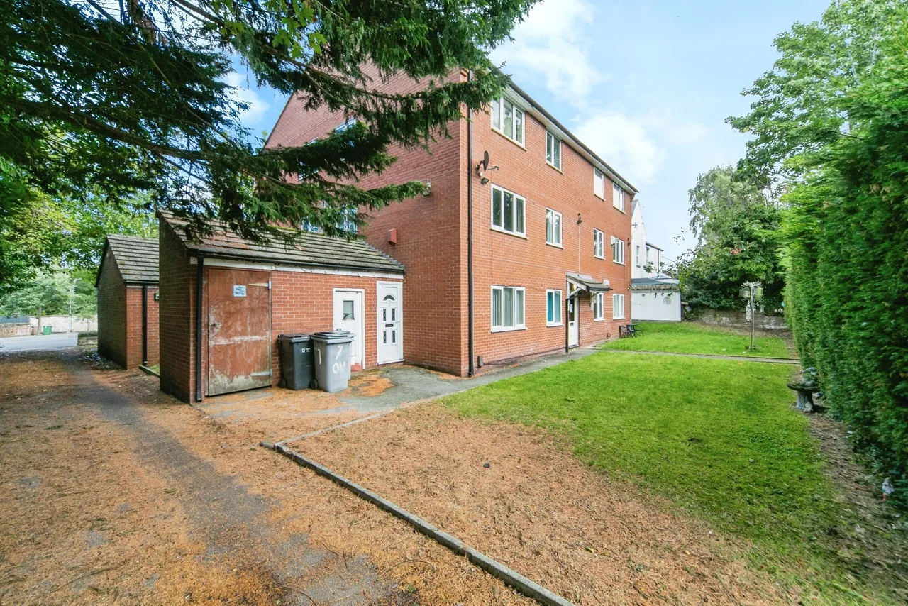 1 bed flat for sale, Village Road, Oxton, CH43