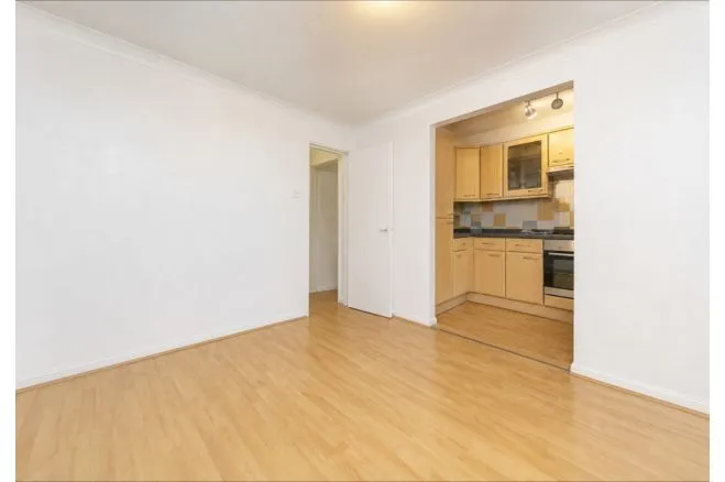 Village Road, Oxton, CH43, photo 4