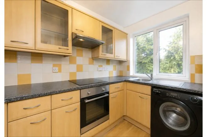 Village Road, Oxton, CH43, photo 5