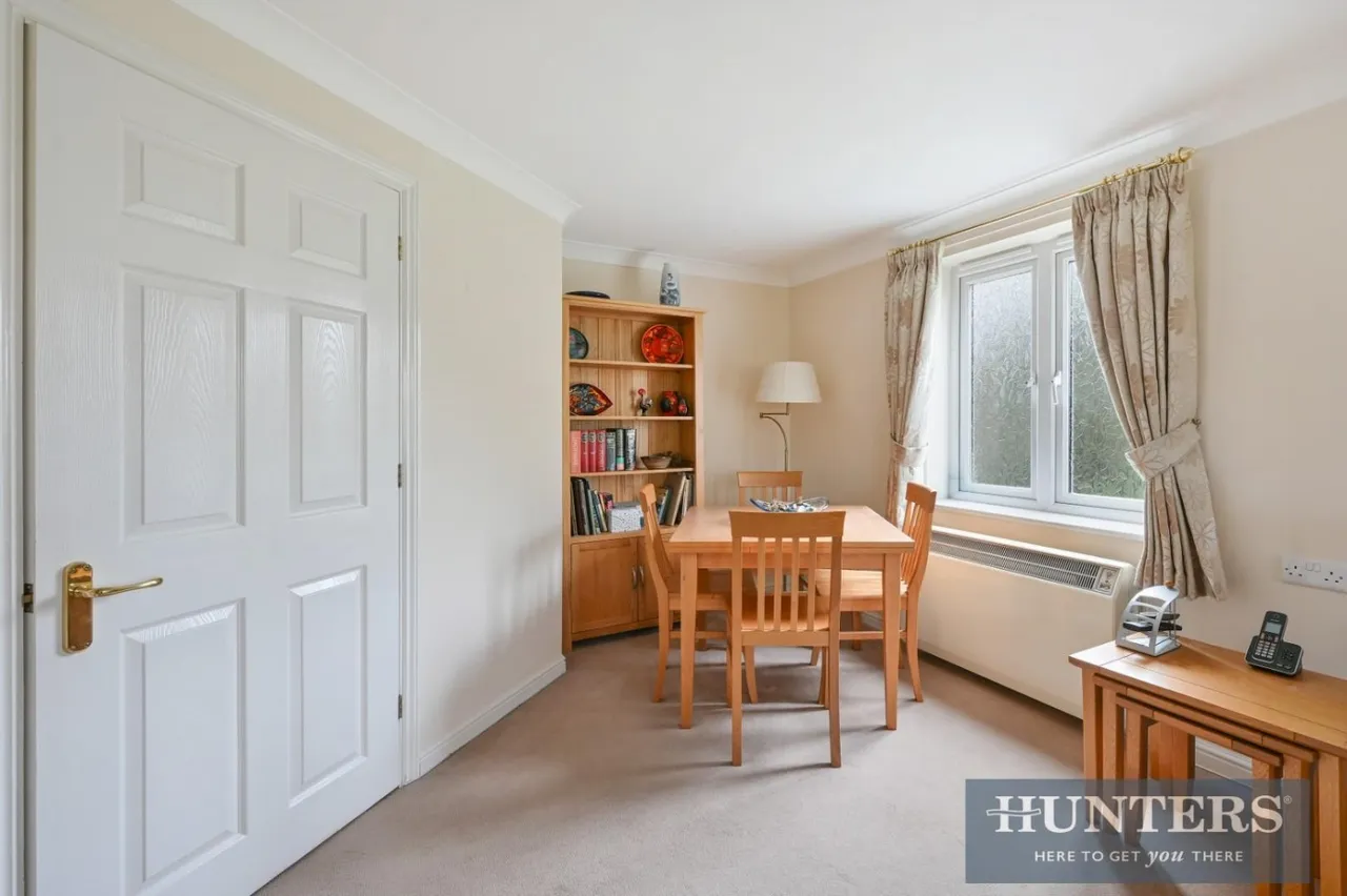 Kingston Road, Epsom, photo 7