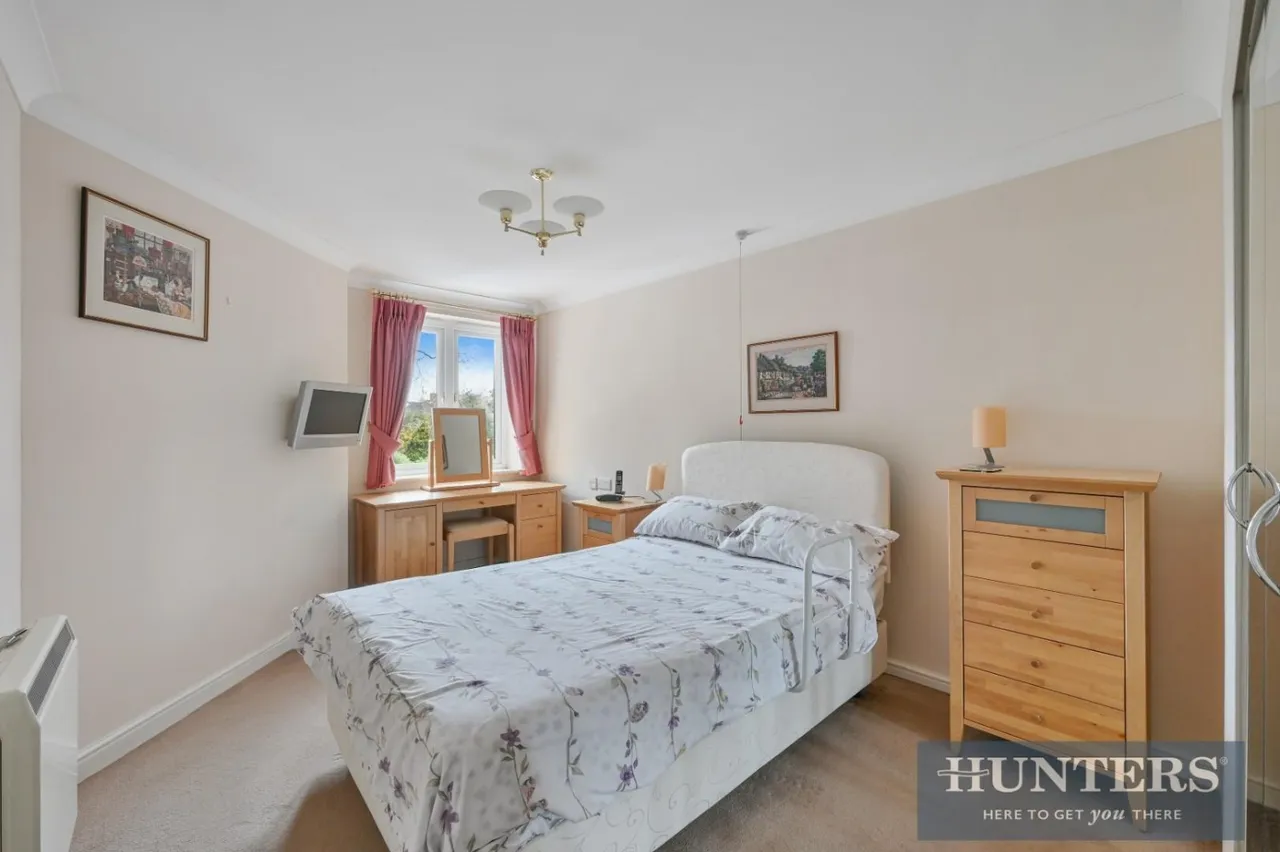 Kingston Road, Epsom, photo 9