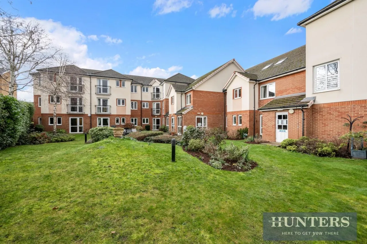 1 bed flat for sale — Kingston Road, Epsom