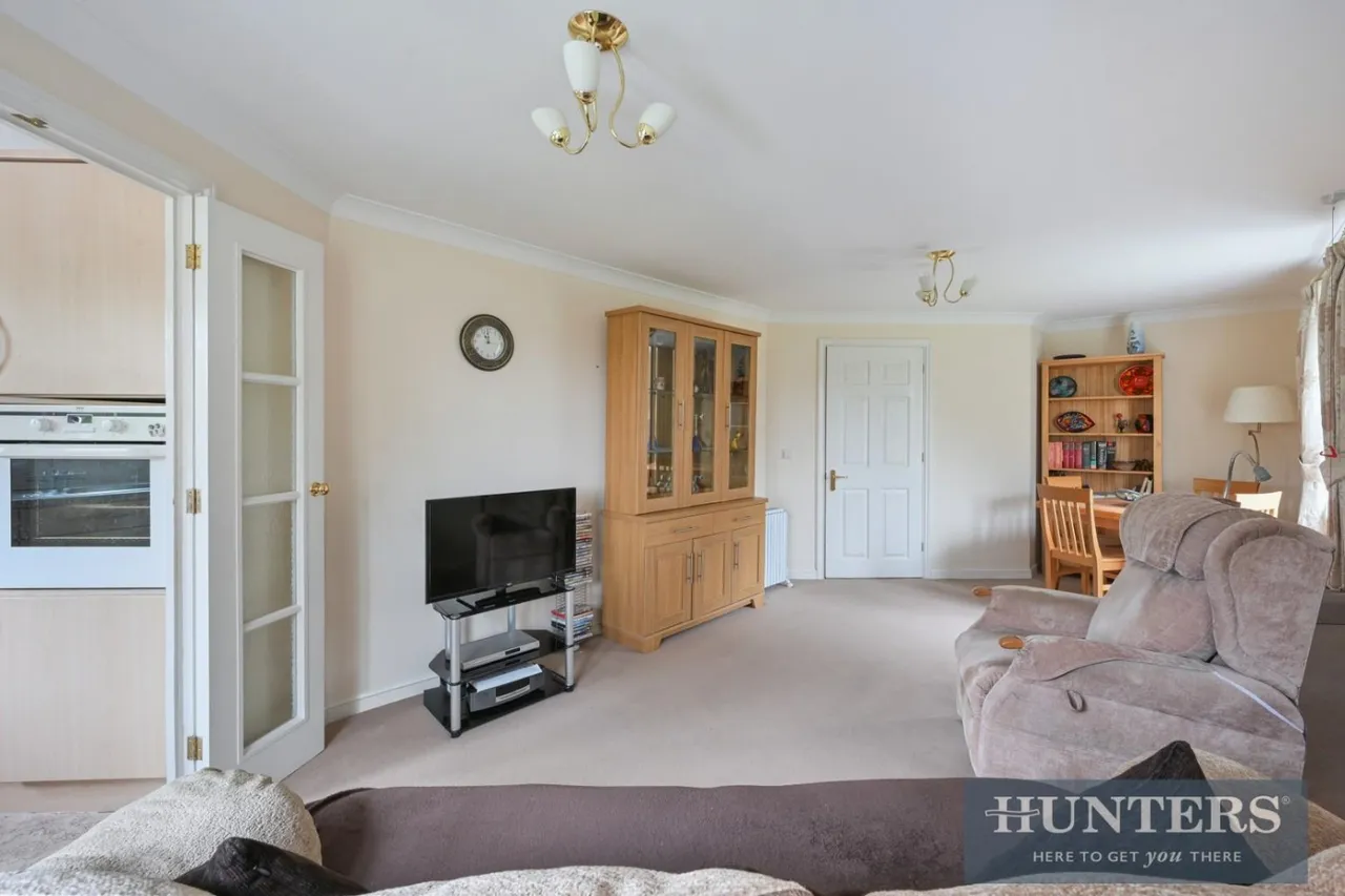 Kingston Road, Epsom, photo 6
