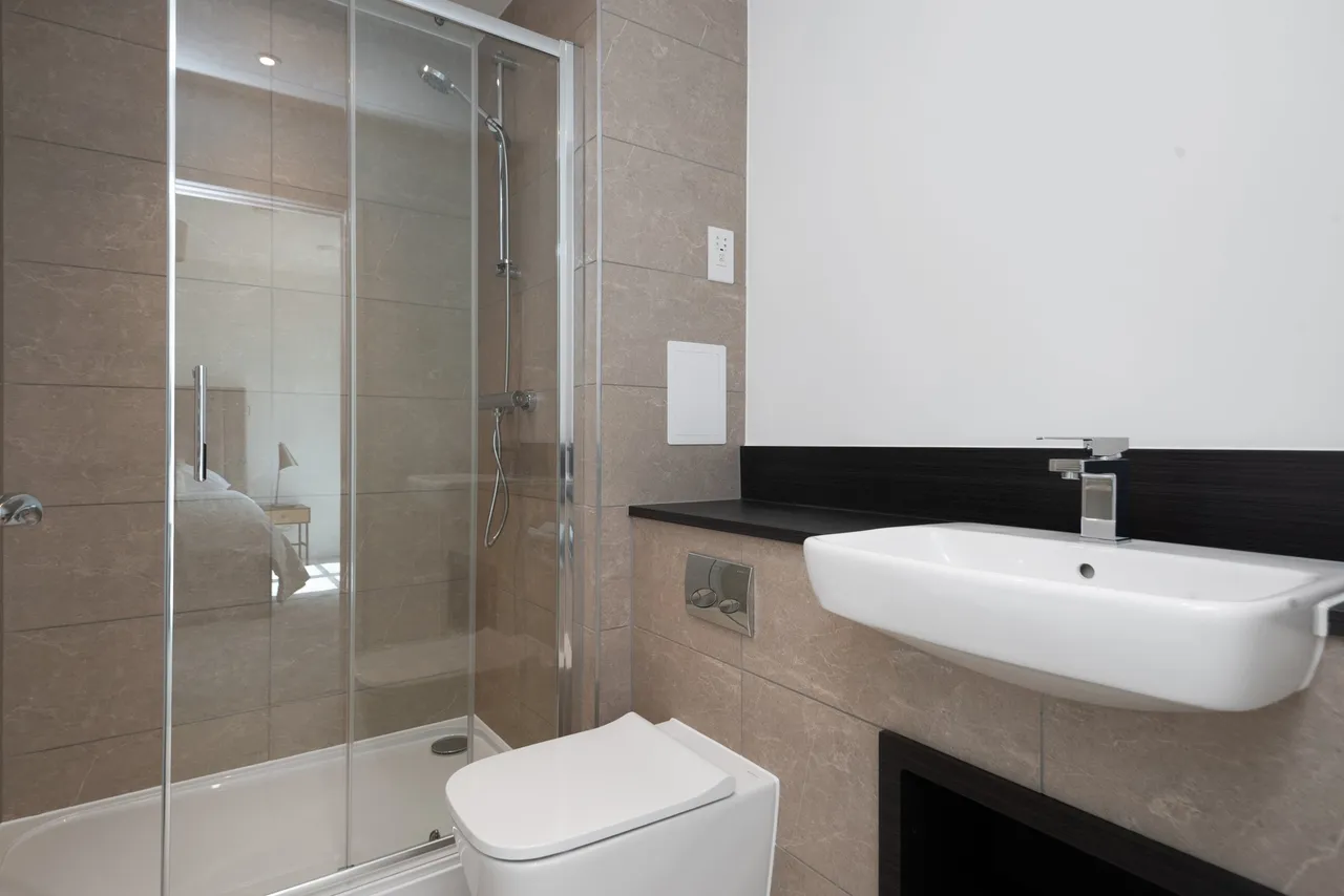 Busby House, Ridgeway Views, NW7, photo 9