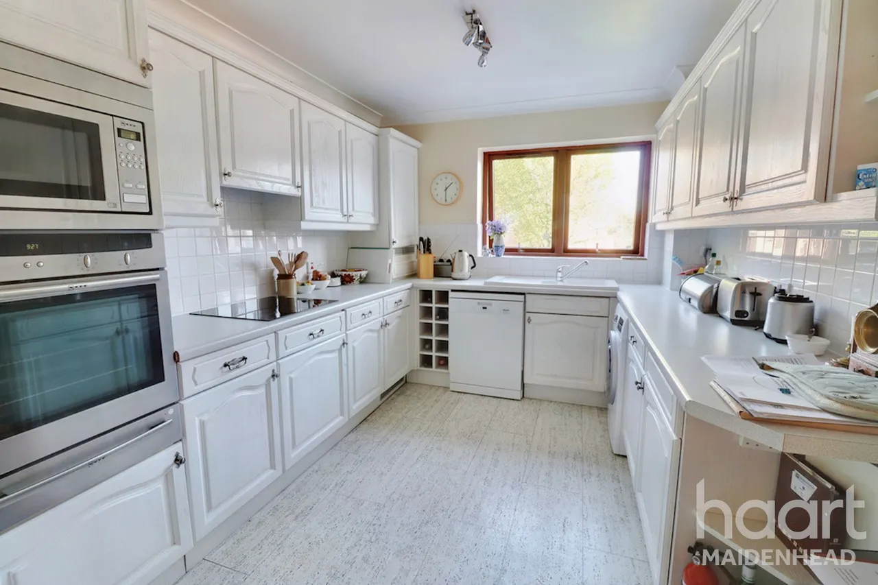 Ray Park Road, Maidenhead, SL6, photo 4