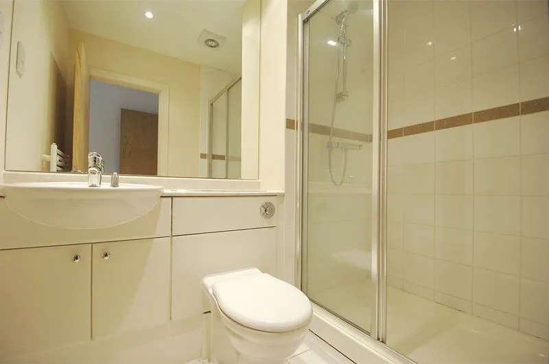 Ashley Place, Walton-On-Thames KT12 1JF, photo 7