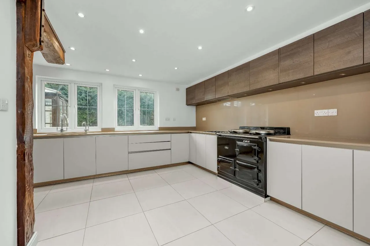 Fairmile Avenue, Cobham, KT11, photo 3