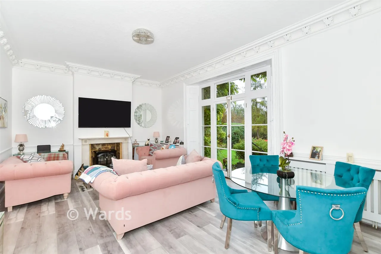 Old Parsonage Court, West Malling, ME19, photo 4