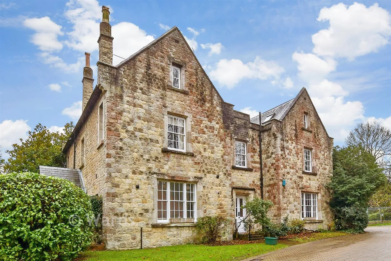 Old Parsonage Court, West Malling, ME19, photo 5