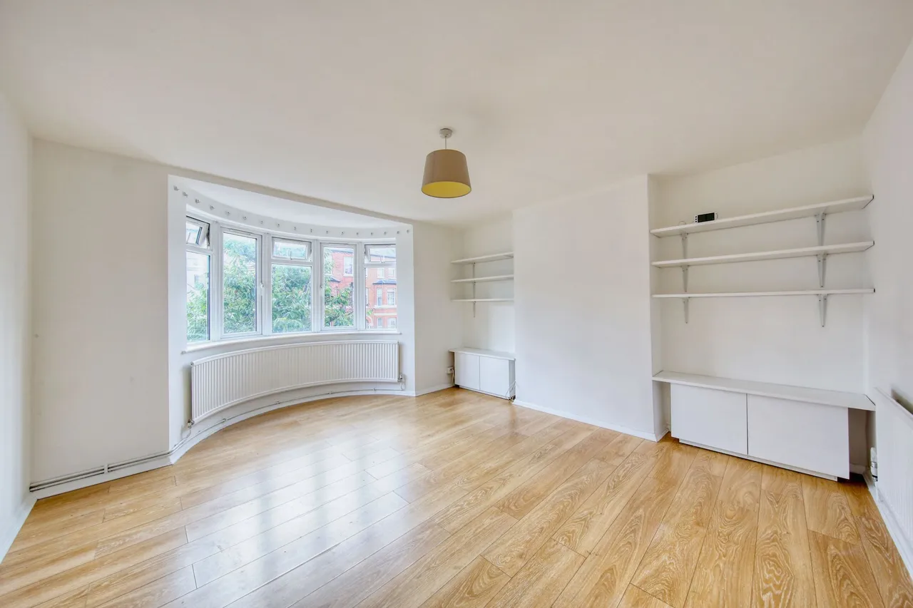 3 bed flat to rent — Rosehill Road, London, SW18 2NX