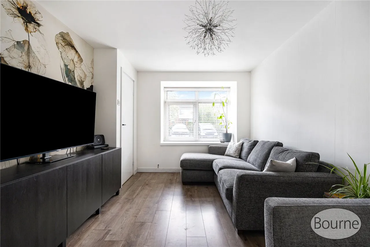Silversmiths Way, Woking, GU21, photo 3