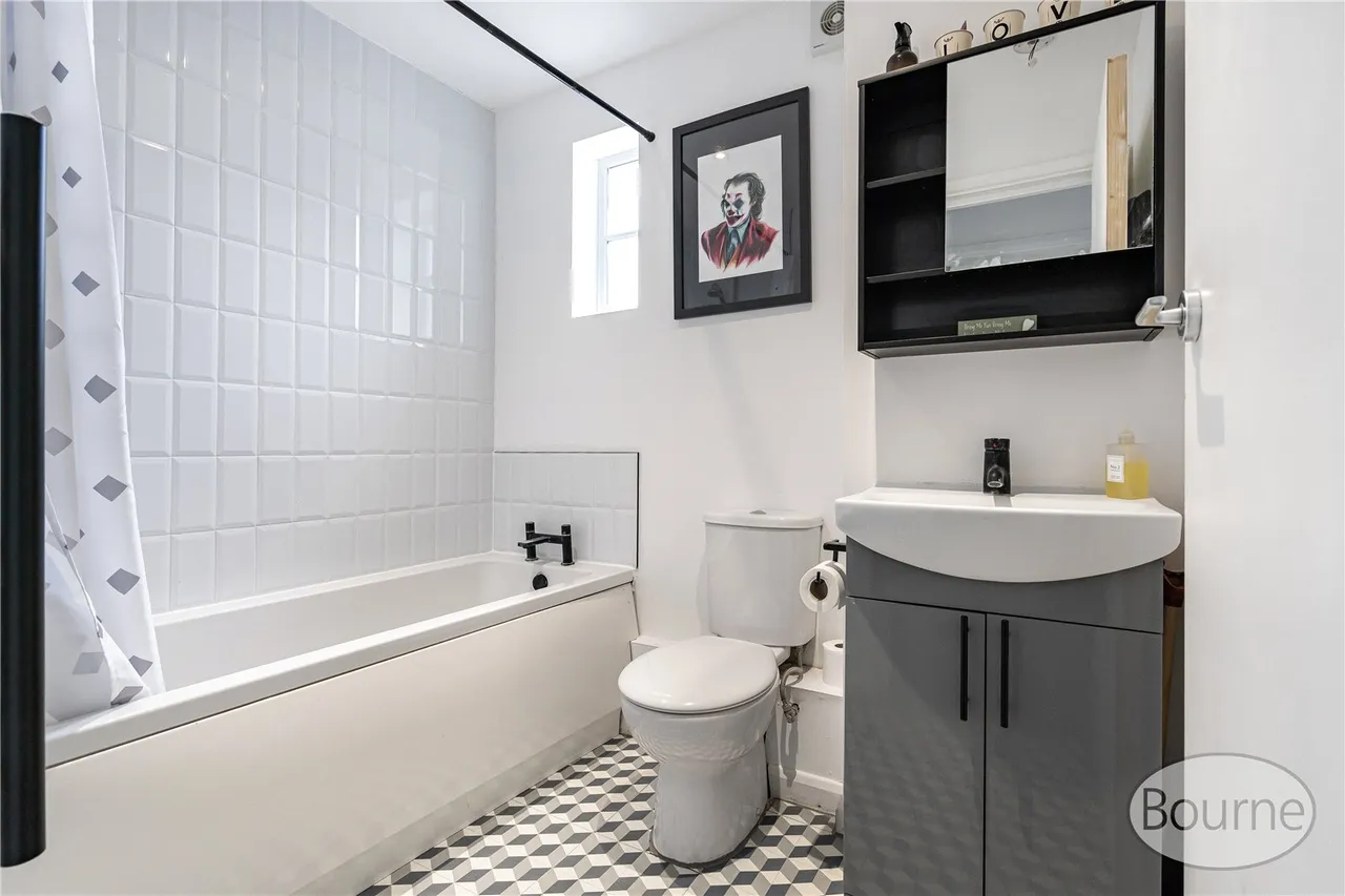Silversmiths Way, Woking, GU21, photo 10