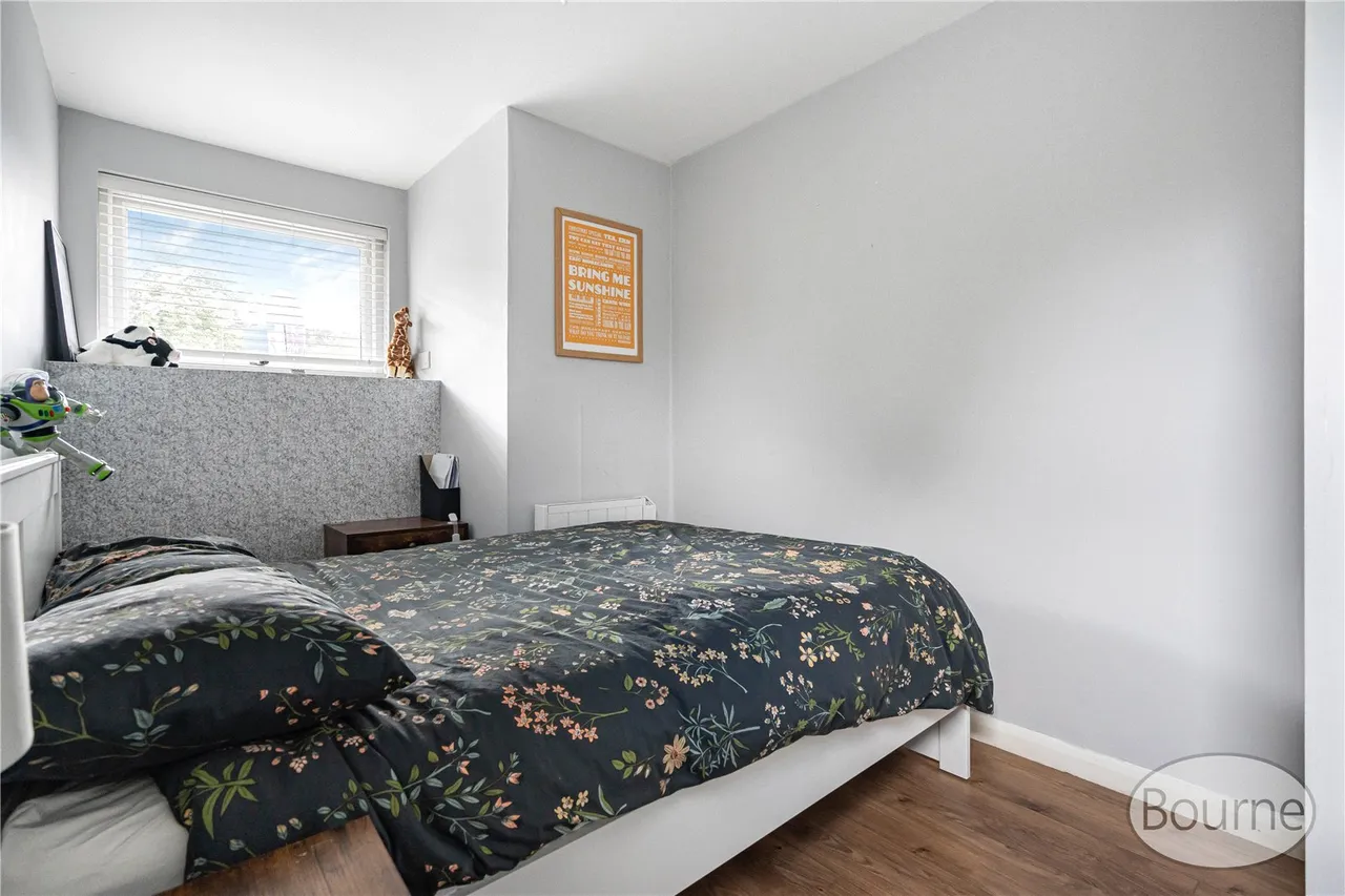 Silversmiths Way, Woking, GU21, photo 4