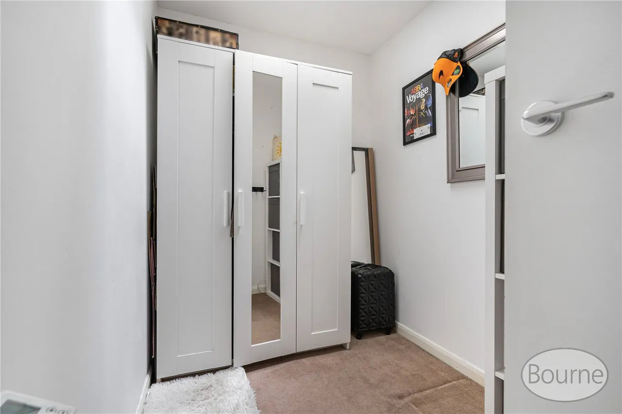Silversmiths Way, Woking, GU21, photo 9