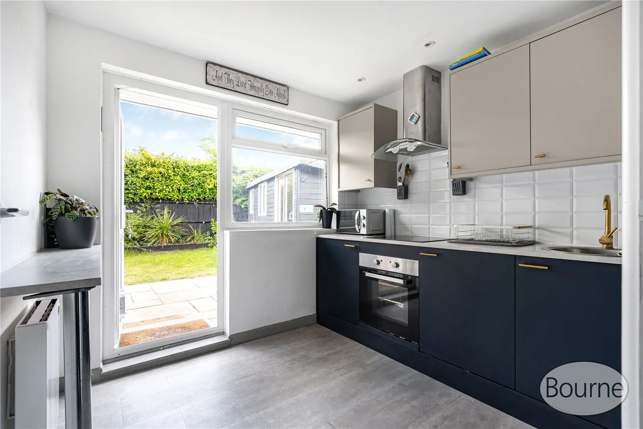 Silversmiths Way, Woking, GU21, photo 5