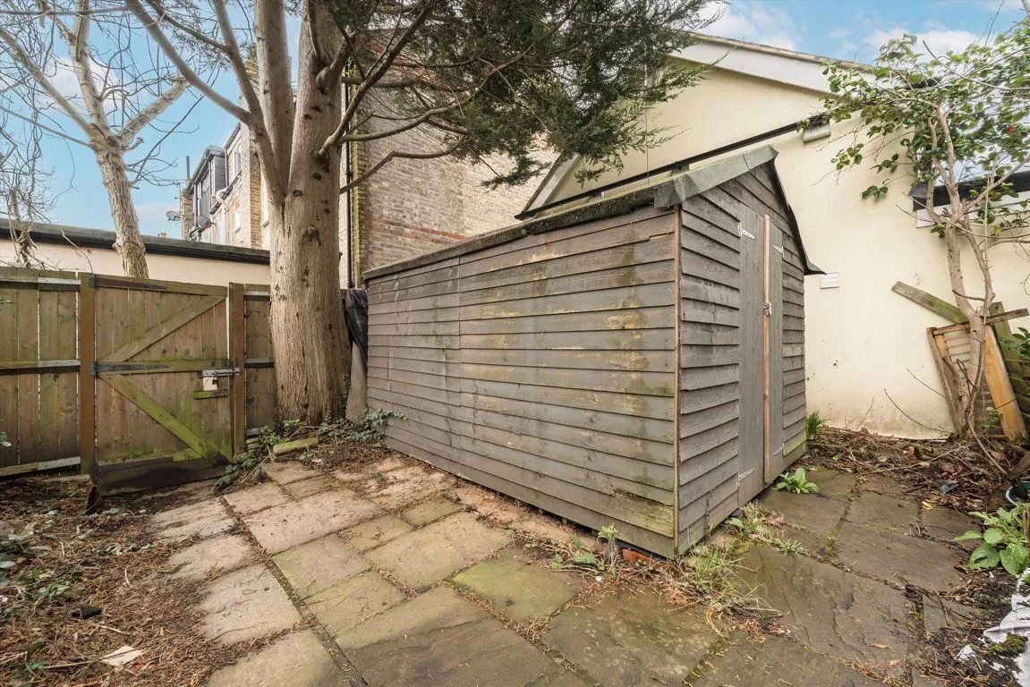Highlands Avenue, W3, photo 5