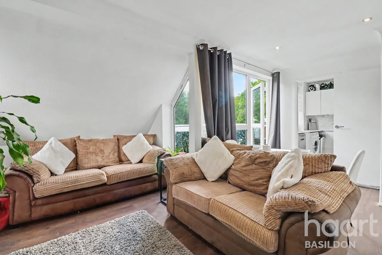 Eynsham Way, Basildon, SS13, photo 2