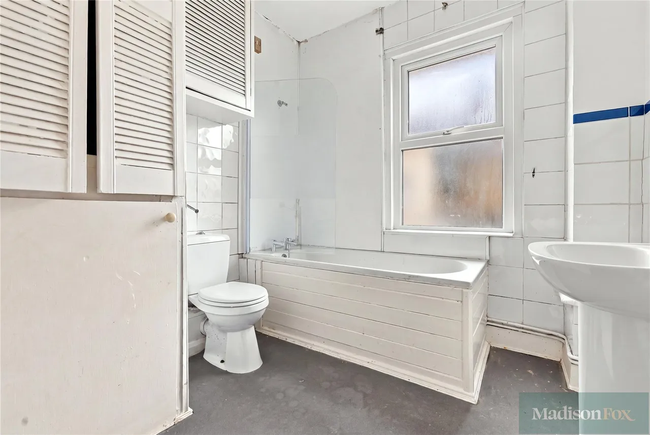 Buckland Road, London, E10, photo 14