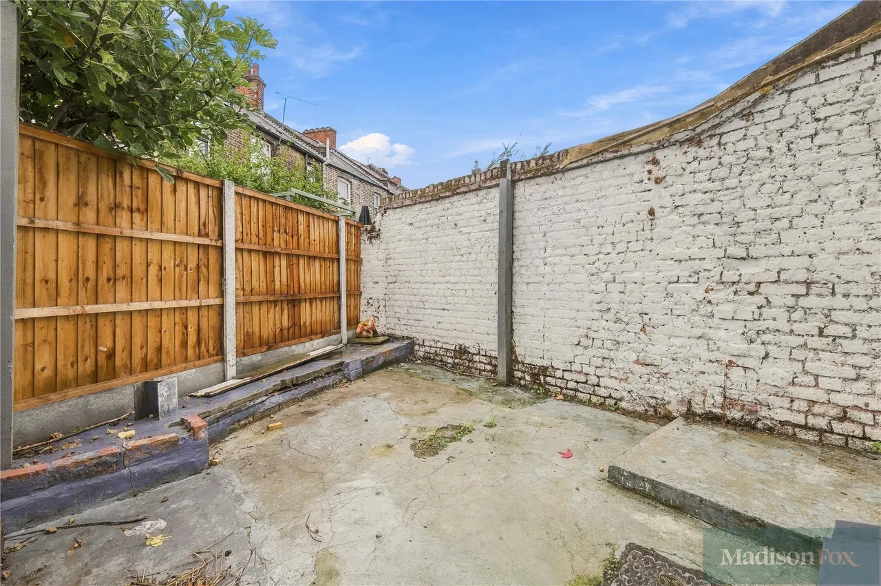 Buckland Road, London, E10, photo 18