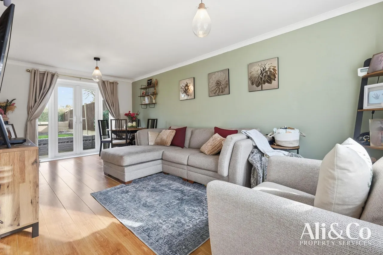 Hudson Close, stanford-le-hope, Thurrock, SS17 7AX, photo 4