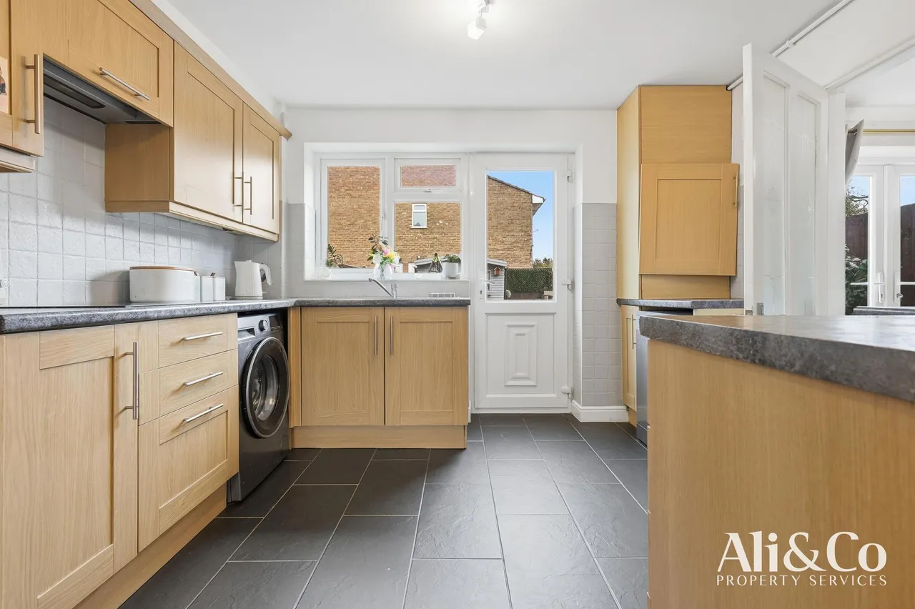Hudson Close, stanford-le-hope, Thurrock, SS17 7AX, photo 6